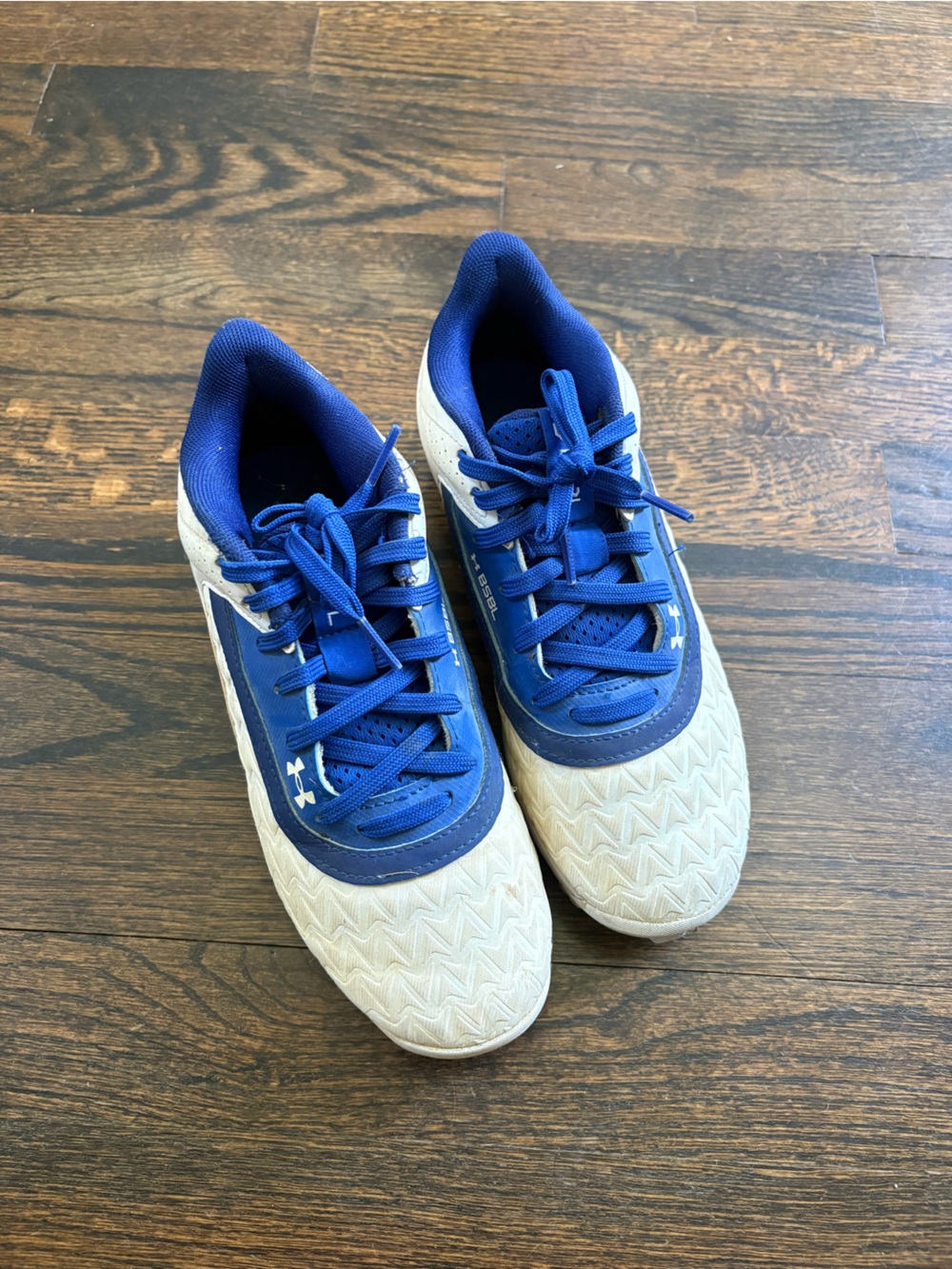Under Armour Blue and White Youth cleats 3.5 - Picture 2 of 5